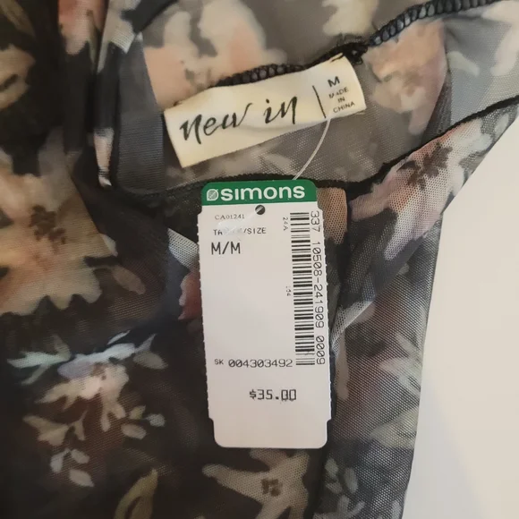 NWT Simons New In Black Fitted Long Sleeve Blouse - Picture 4 of 10